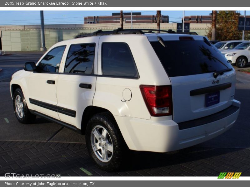 Stone White / Khaki 2005 Jeep Grand Cherokee Laredo