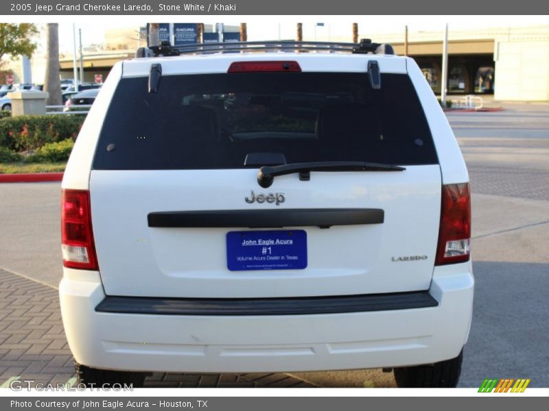 Stone White / Khaki 2005 Jeep Grand Cherokee Laredo