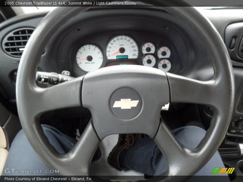 Summit White / Light Cashmere/Ebony 2005 Chevrolet TrailBlazer LS 4x4