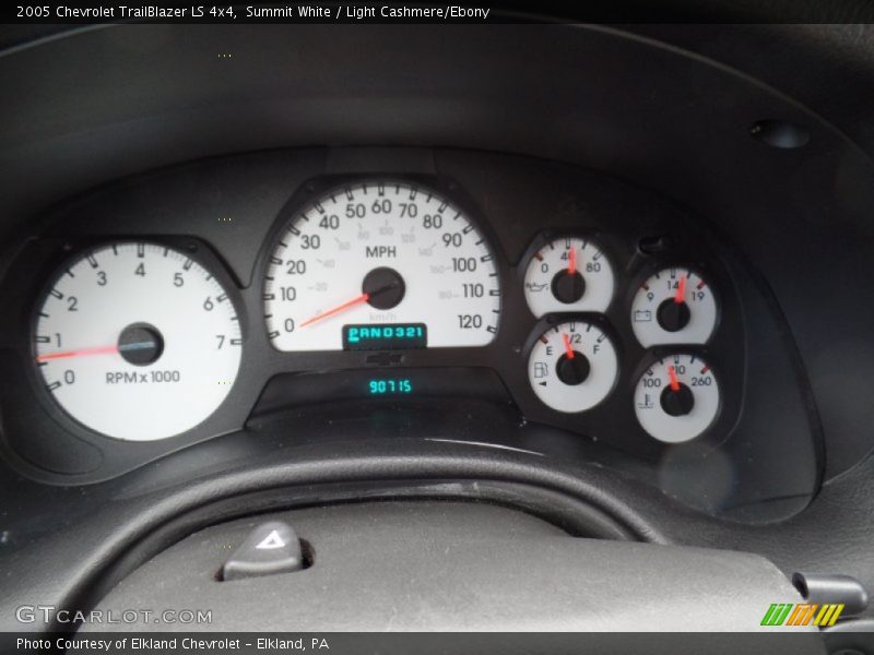 Summit White / Light Cashmere/Ebony 2005 Chevrolet TrailBlazer LS 4x4