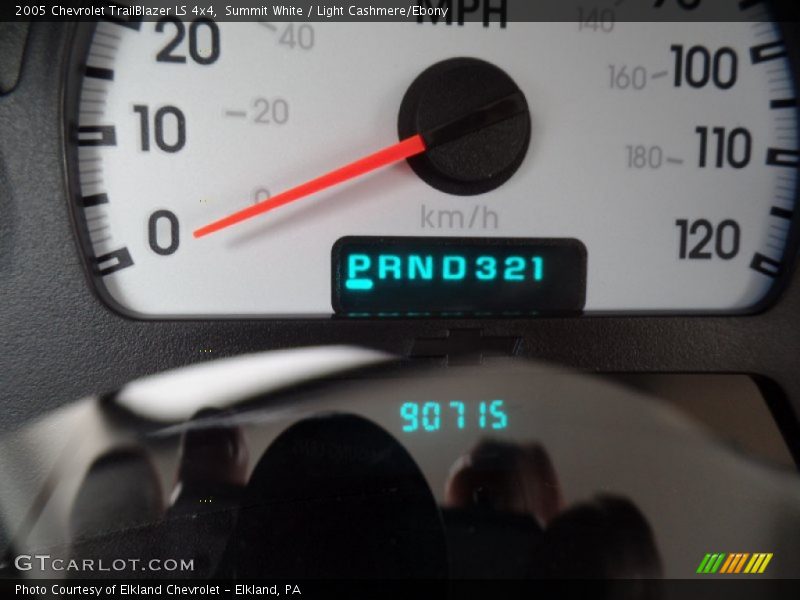 Summit White / Light Cashmere/Ebony 2005 Chevrolet TrailBlazer LS 4x4