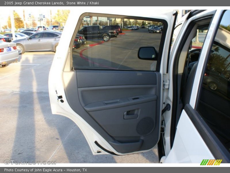 Stone White / Khaki 2005 Jeep Grand Cherokee Laredo