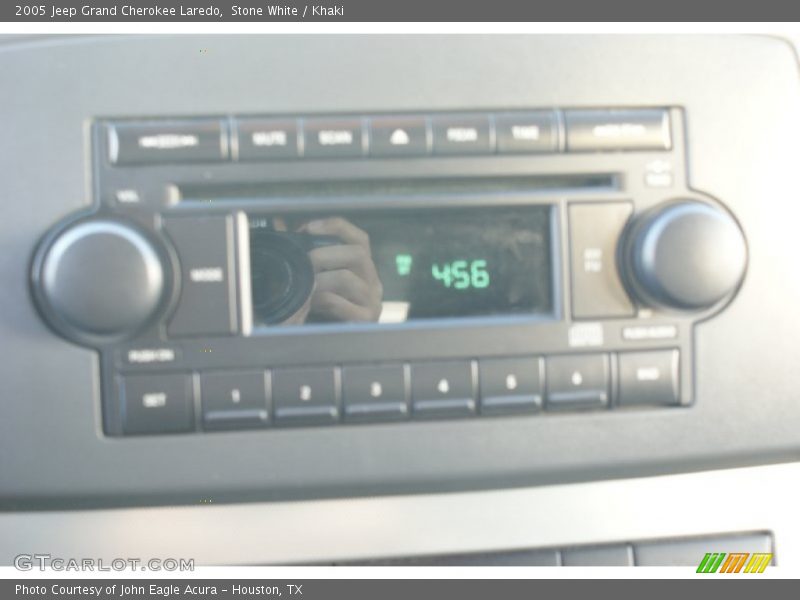 Stone White / Khaki 2005 Jeep Grand Cherokee Laredo