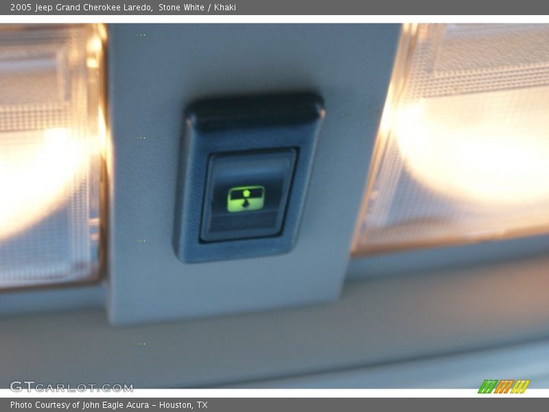Stone White / Khaki 2005 Jeep Grand Cherokee Laredo