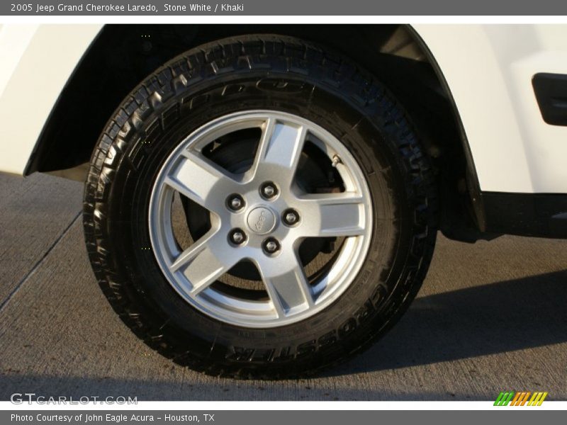 Stone White / Khaki 2005 Jeep Grand Cherokee Laredo