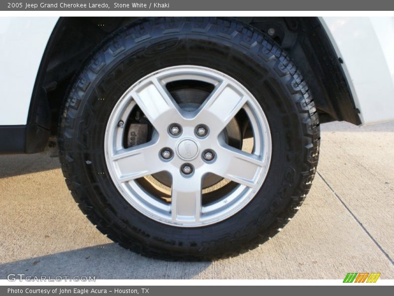 Stone White / Khaki 2005 Jeep Grand Cherokee Laredo