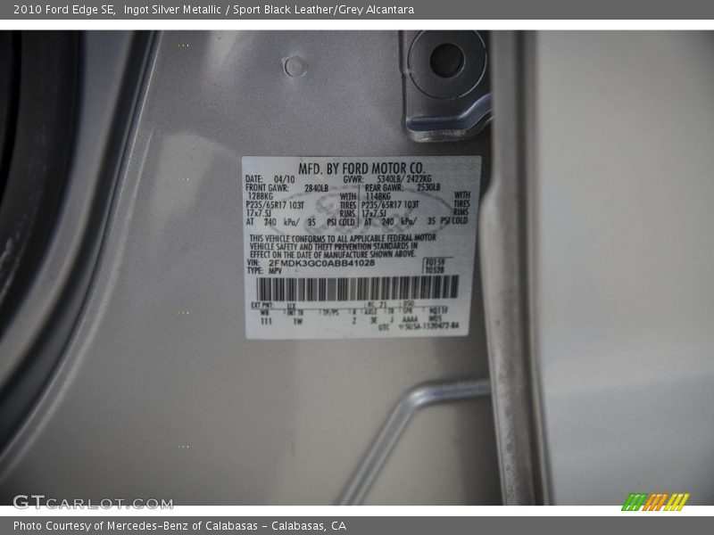 Ingot Silver Metallic / Sport Black Leather/Grey Alcantara 2010 Ford Edge SE