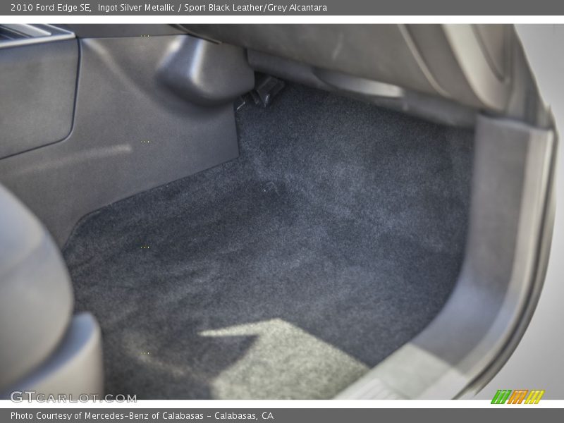 Ingot Silver Metallic / Sport Black Leather/Grey Alcantara 2010 Ford Edge SE