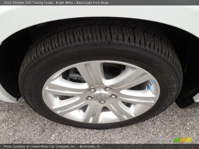 Bright White / Black/Light Frost Beige 2013 Chrysler 200 Touring Sedan