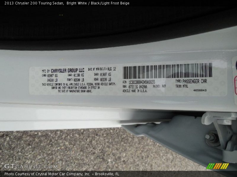 Bright White / Black/Light Frost Beige 2013 Chrysler 200 Touring Sedan