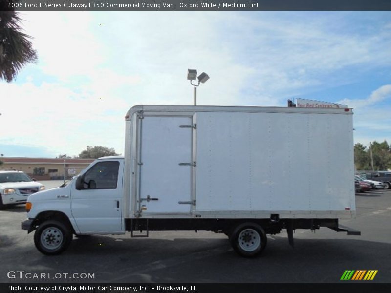 Oxford White / Medium Flint 2006 Ford E Series Cutaway E350 Commercial Moving Van
