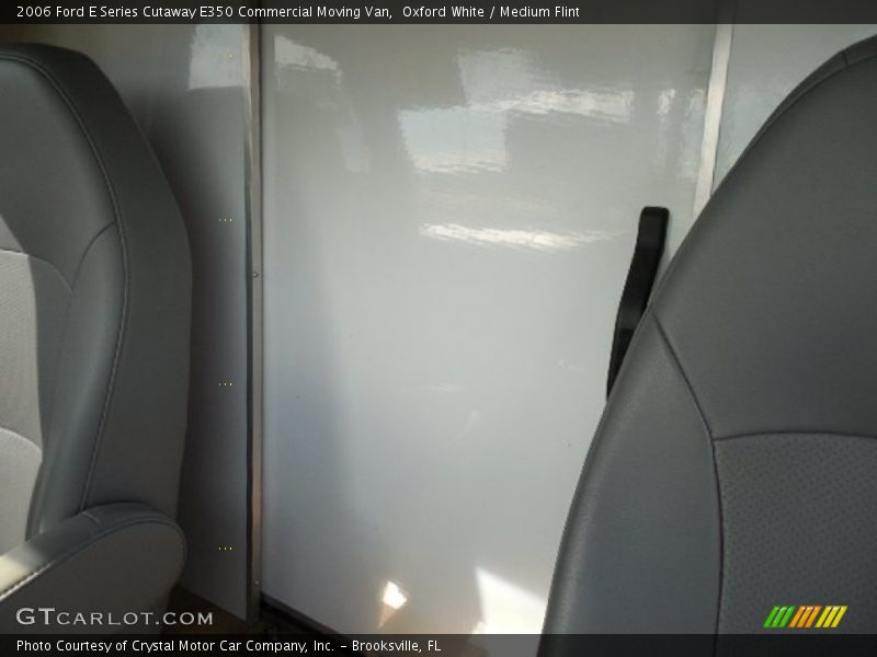 Oxford White / Medium Flint 2006 Ford E Series Cutaway E350 Commercial Moving Van