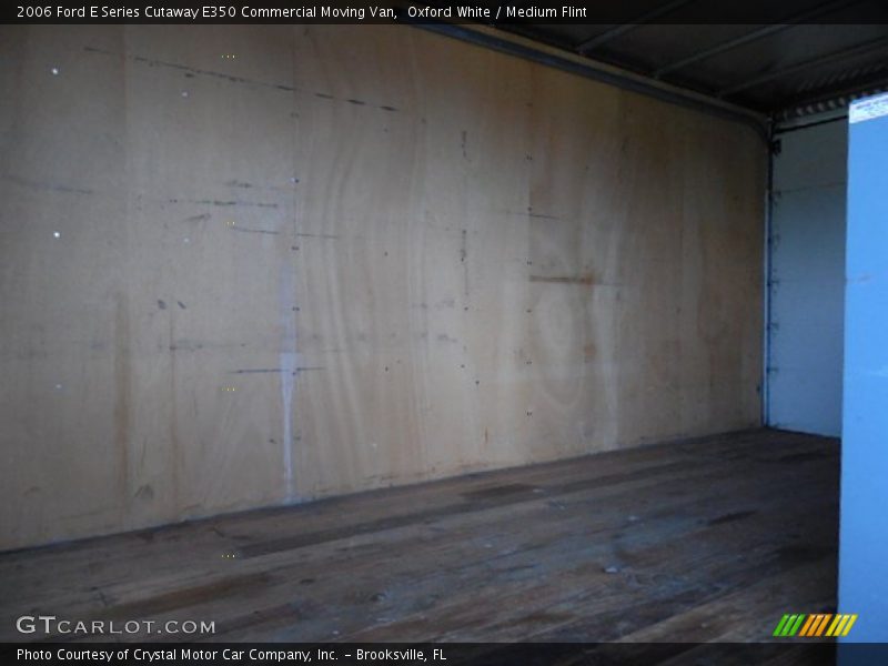 Oxford White / Medium Flint 2006 Ford E Series Cutaway E350 Commercial Moving Van