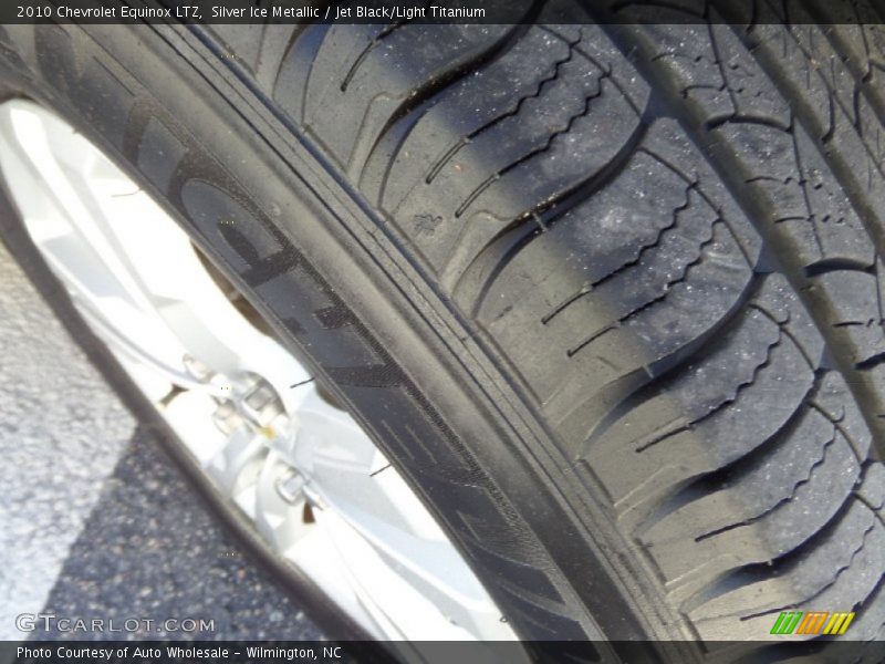 Silver Ice Metallic / Jet Black/Light Titanium 2010 Chevrolet Equinox LTZ
