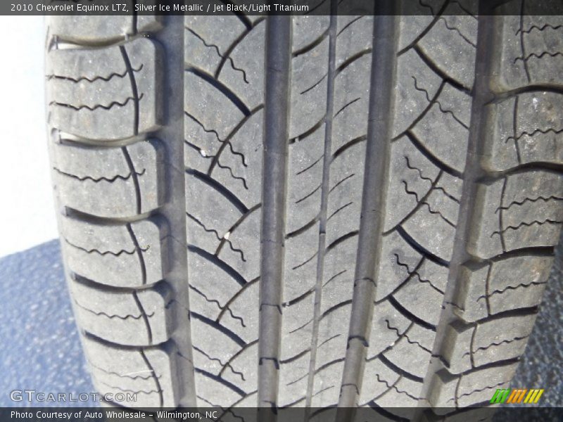 Silver Ice Metallic / Jet Black/Light Titanium 2010 Chevrolet Equinox LTZ