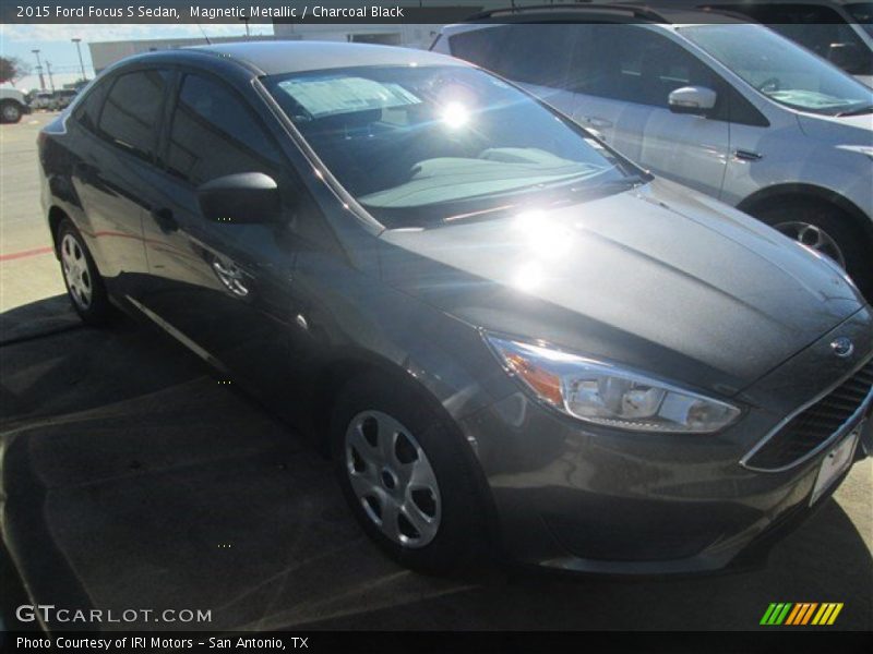 Magnetic Metallic / Charcoal Black 2015 Ford Focus S Sedan