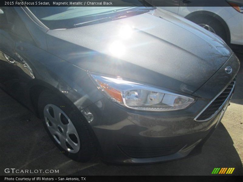 Magnetic Metallic / Charcoal Black 2015 Ford Focus S Sedan