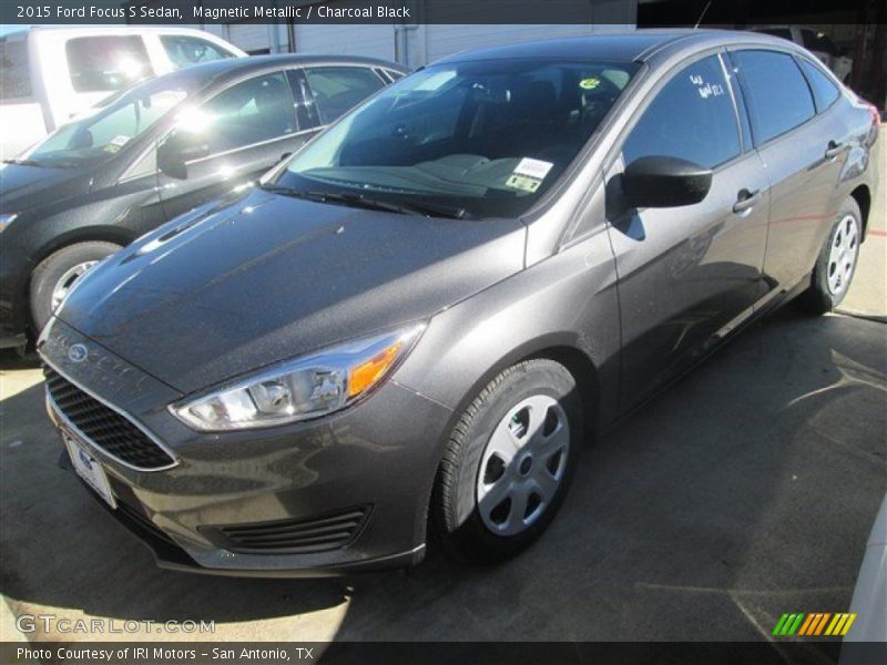 Magnetic Metallic / Charcoal Black 2015 Ford Focus S Sedan