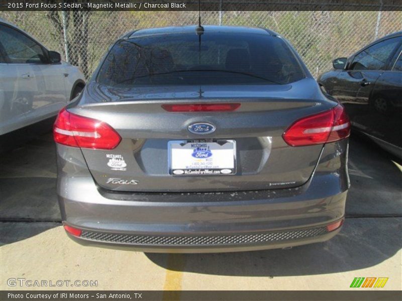 Magnetic Metallic / Charcoal Black 2015 Ford Focus S Sedan