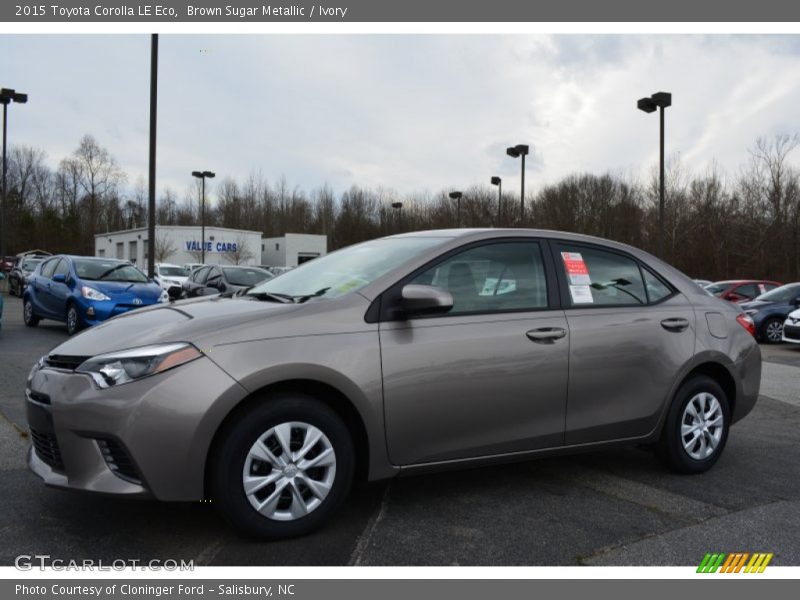 Front 3/4 View of 2015 Corolla LE Eco