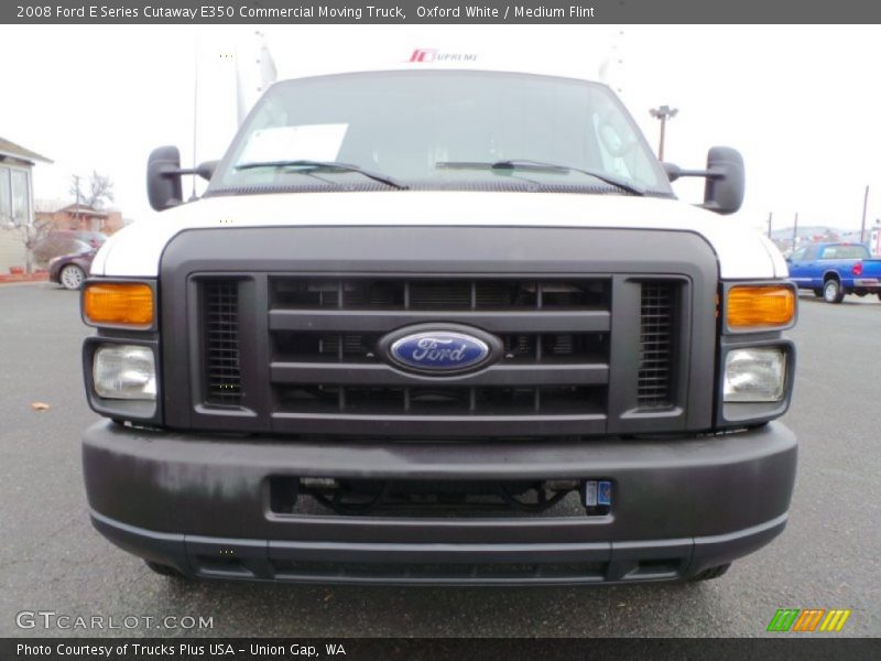 Oxford White / Medium Flint 2008 Ford E Series Cutaway E350 Commercial Moving Truck
