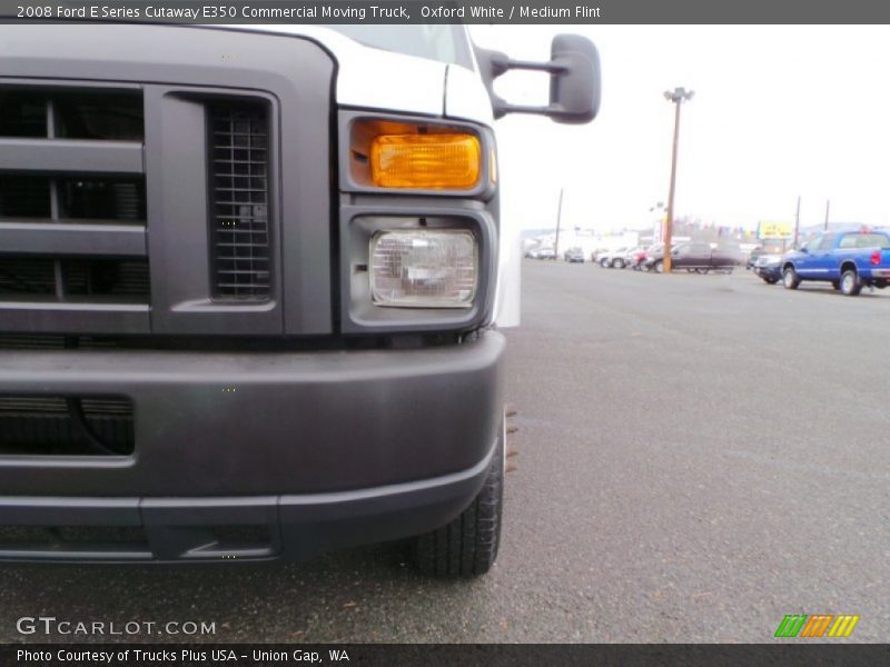 Oxford White / Medium Flint 2008 Ford E Series Cutaway E350 Commercial Moving Truck