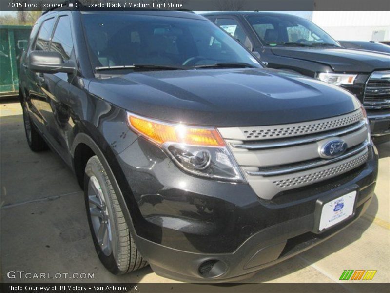 Tuxedo Black / Medium Light Stone 2015 Ford Explorer FWD