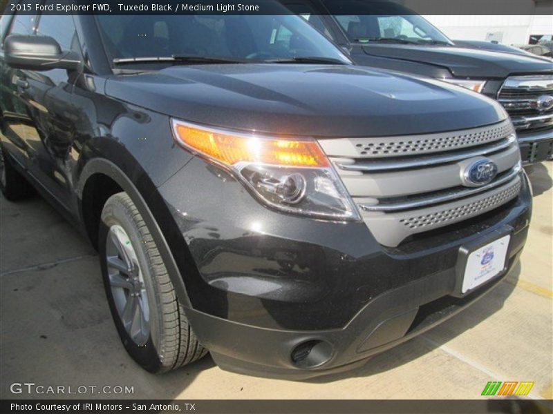 Tuxedo Black / Medium Light Stone 2015 Ford Explorer FWD