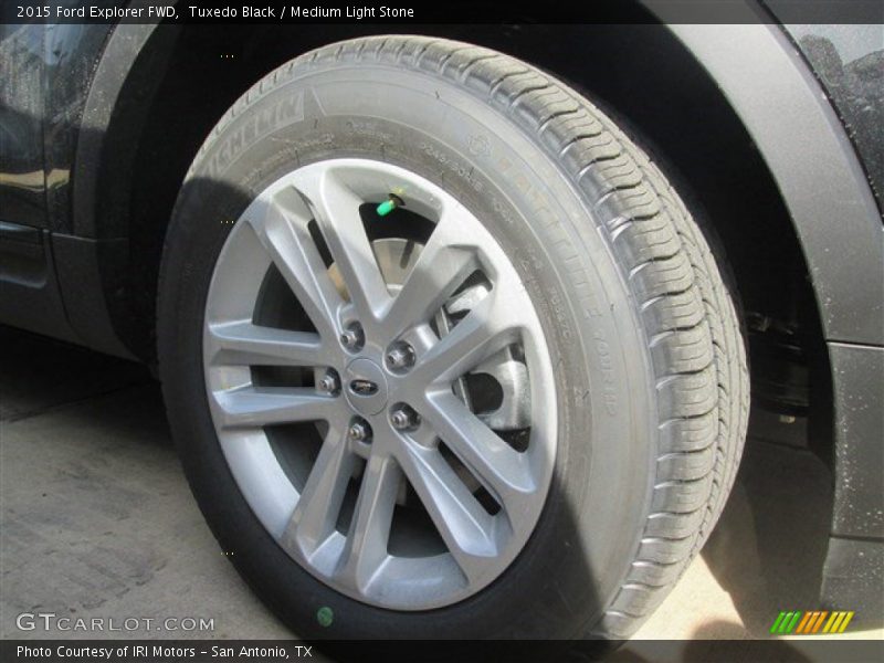 Tuxedo Black / Medium Light Stone 2015 Ford Explorer FWD