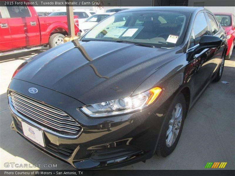 Tuxedo Black Metallic / Earth Gray 2015 Ford Fusion S