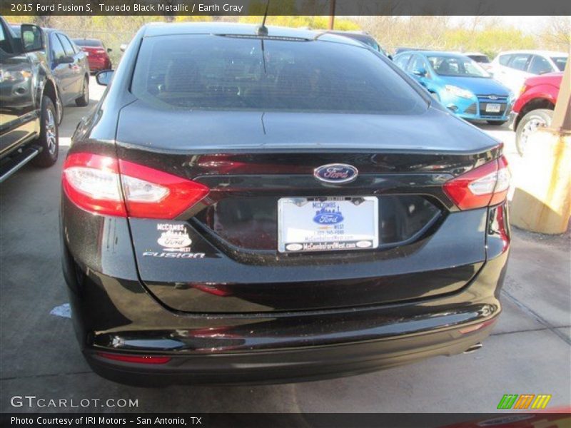 Tuxedo Black Metallic / Earth Gray 2015 Ford Fusion S