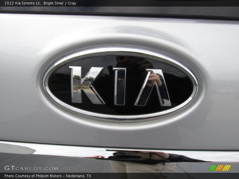 Bright Silver / Gray 2013 Kia Sorento LX