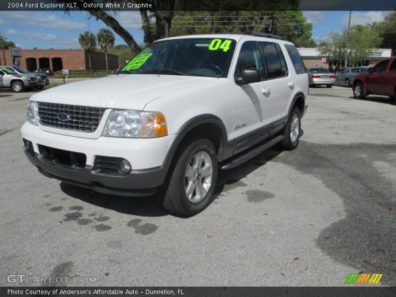 Oxford White / Graphite 2004 Ford Explorer XLT