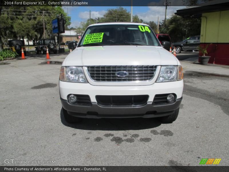 Oxford White / Graphite 2004 Ford Explorer XLT