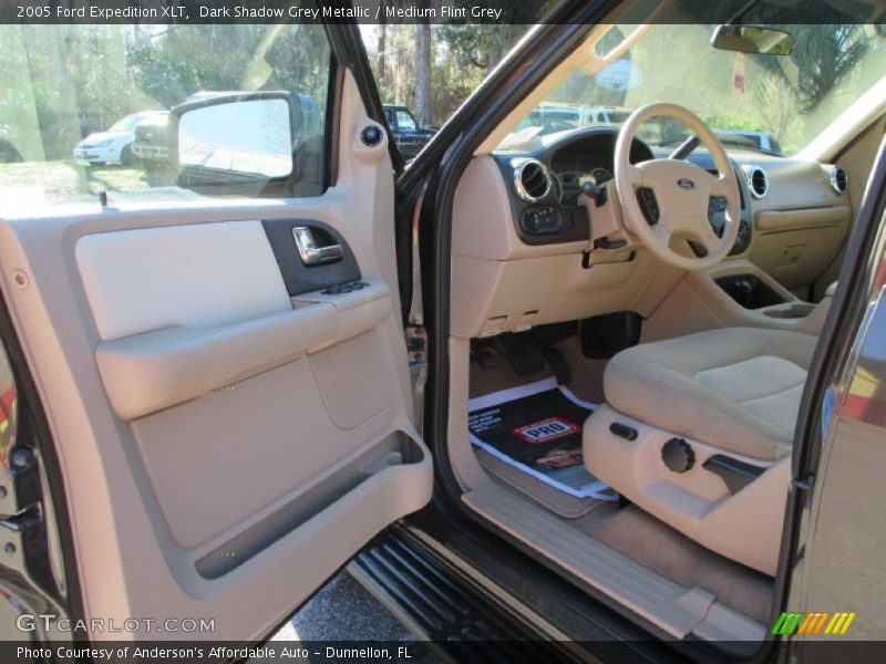 Dark Shadow Grey Metallic / Medium Flint Grey 2005 Ford Expedition XLT