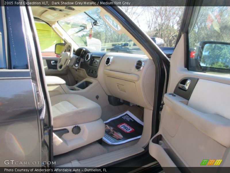 Dark Shadow Grey Metallic / Medium Flint Grey 2005 Ford Expedition XLT