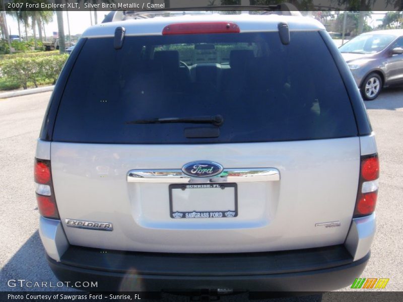 Silver Birch Metallic / Camel 2007 Ford Explorer XLT