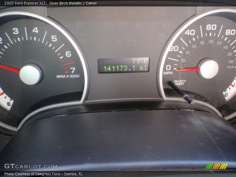 Silver Birch Metallic / Camel 2007 Ford Explorer XLT
