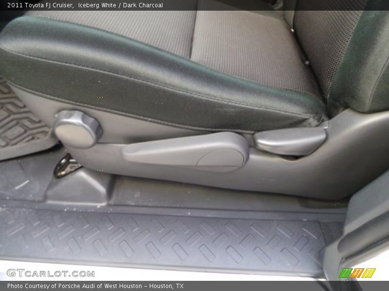 Iceberg White / Dark Charcoal 2011 Toyota FJ Cruiser