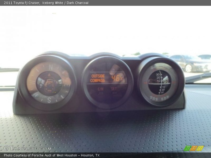 Iceberg White / Dark Charcoal 2011 Toyota FJ Cruiser