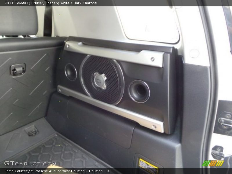 Iceberg White / Dark Charcoal 2011 Toyota FJ Cruiser