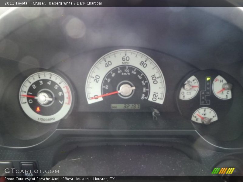 Iceberg White / Dark Charcoal 2011 Toyota FJ Cruiser