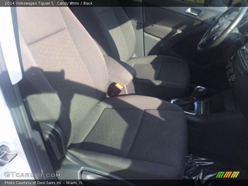 Candy White / Black 2014 Volkswagen Tiguan S