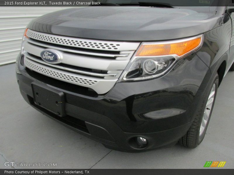 Tuxedo Black / Charcoal Black 2015 Ford Explorer XLT