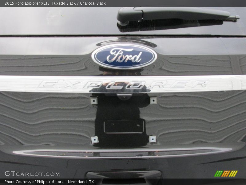 Tuxedo Black / Charcoal Black 2015 Ford Explorer XLT