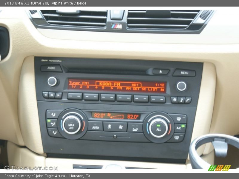Audio System of 2013 X1 sDrive 28i
