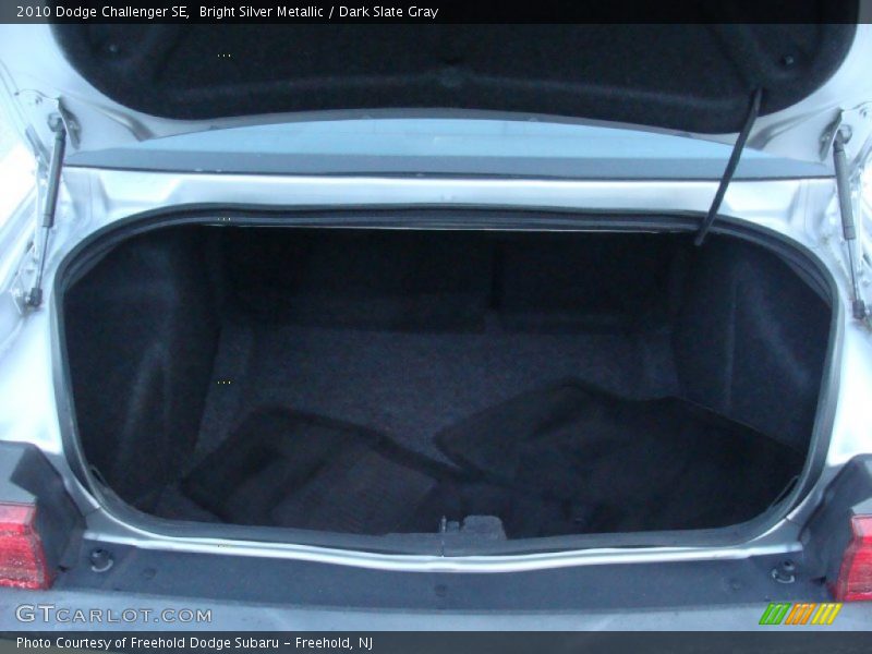 Bright Silver Metallic / Dark Slate Gray 2010 Dodge Challenger SE