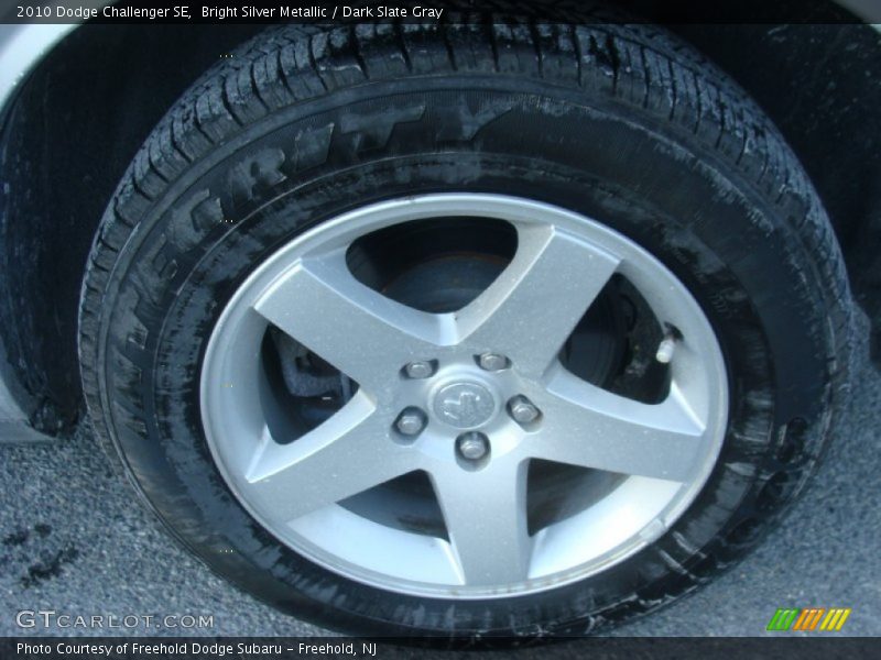 Bright Silver Metallic / Dark Slate Gray 2010 Dodge Challenger SE