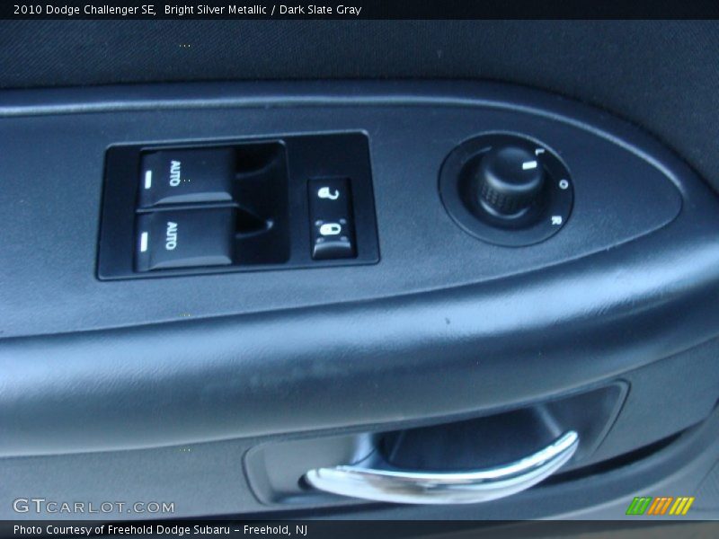 Bright Silver Metallic / Dark Slate Gray 2010 Dodge Challenger SE