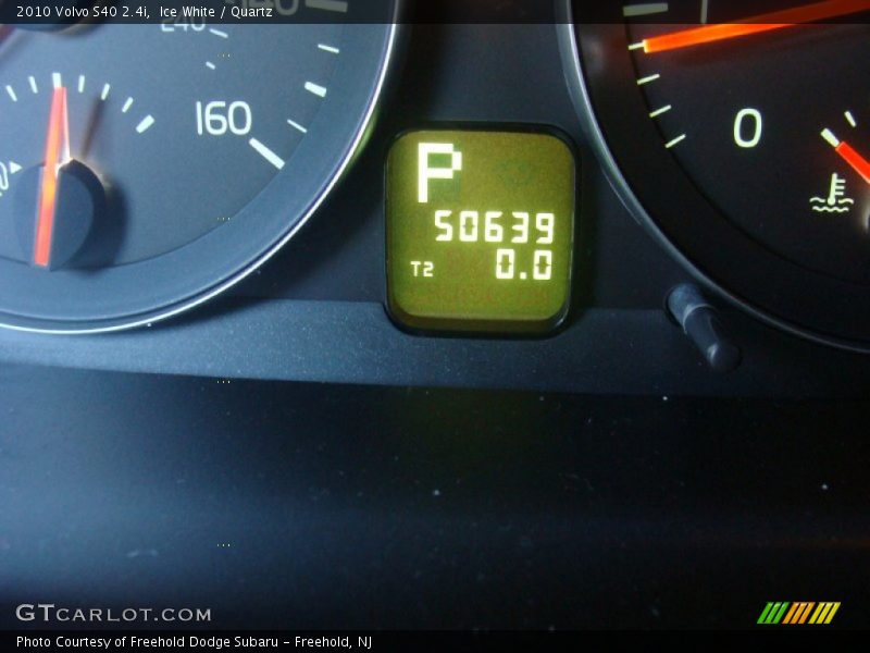 Ice White / Quartz 2010 Volvo S40 2.4i